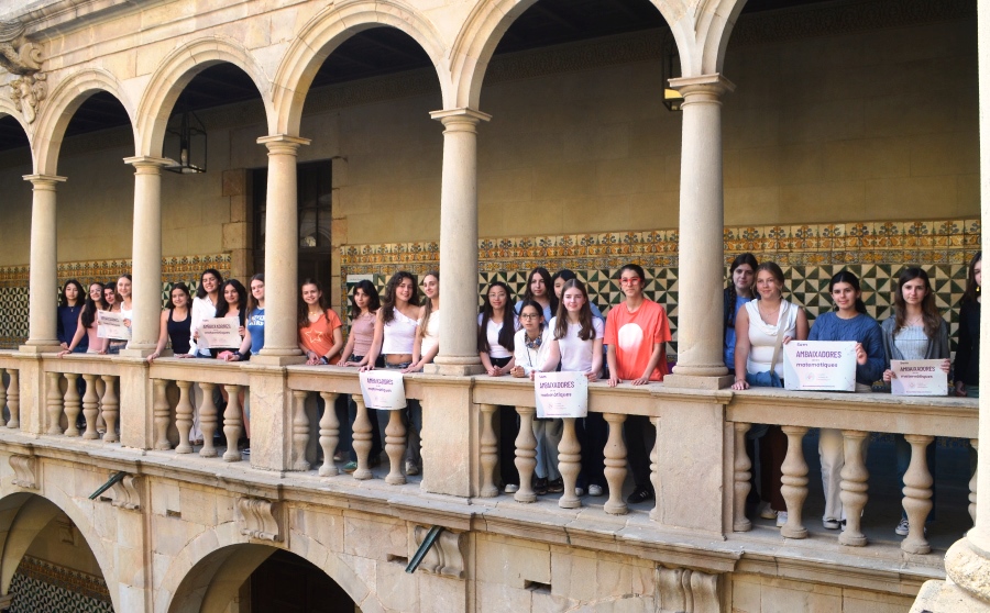 Embajadoras de las Matemáticas a punto