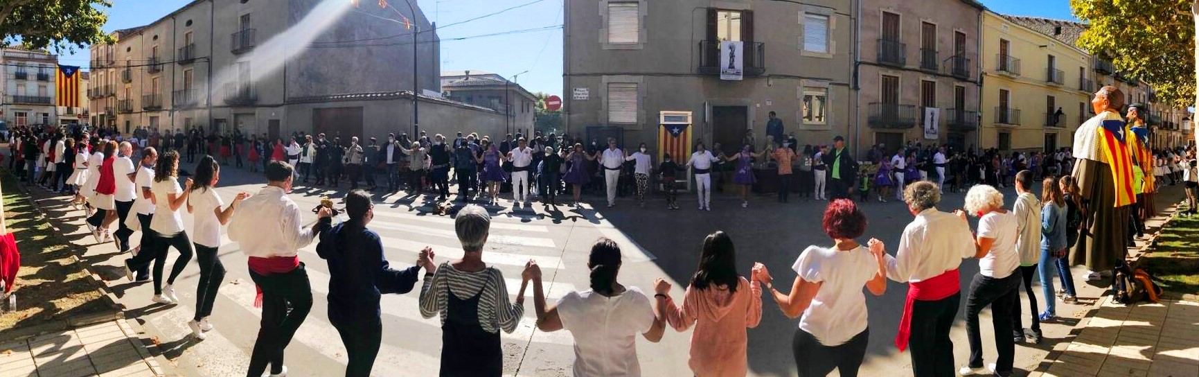 Ballada de germanor a Bellvís per el 57 concurs colles sardanistes 