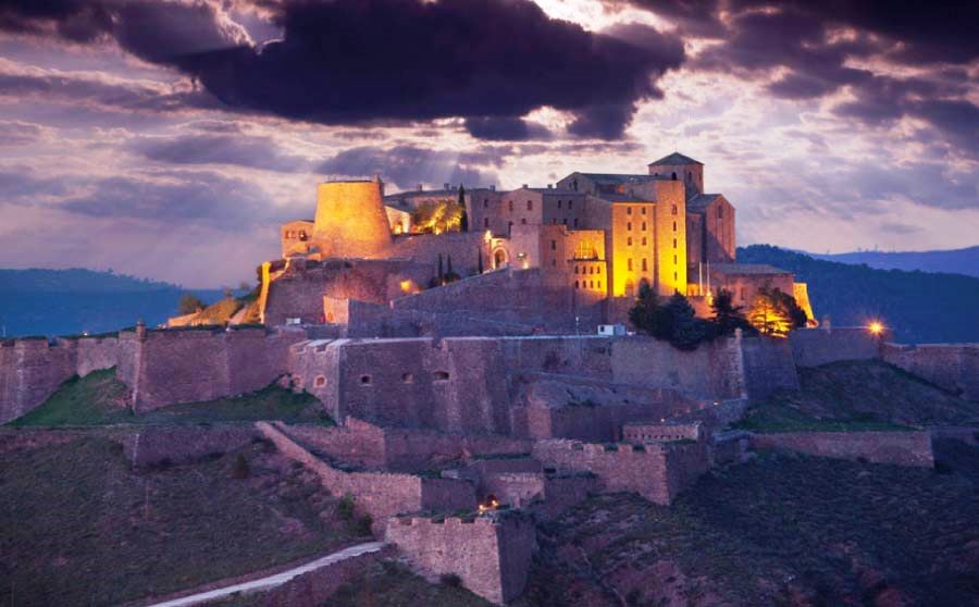 El misterio y leyenda del Castillo de Cardona