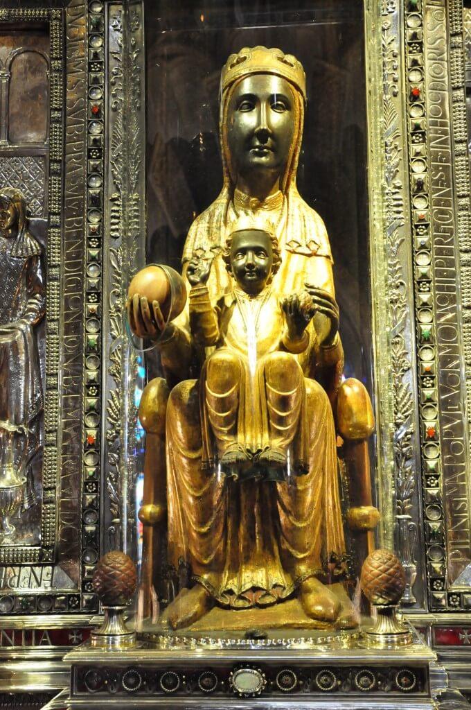 Diada  de la Mare de Deu de Montserrat - 27 d'abril