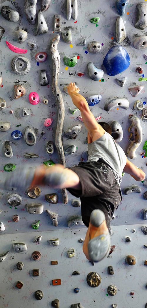 Escalada en el rocódromo del Centre Excursionista de Tarragona