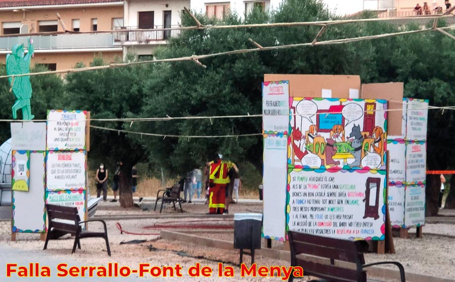 Crema la primera "Falla" al Vendrell