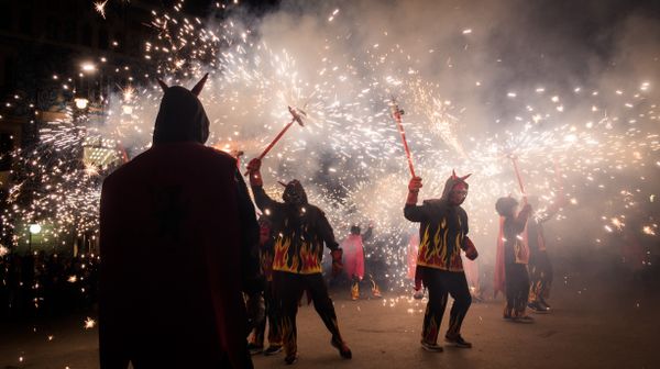 Foguerons Sant Antoni sa Pobla a Gracia i la cercavila