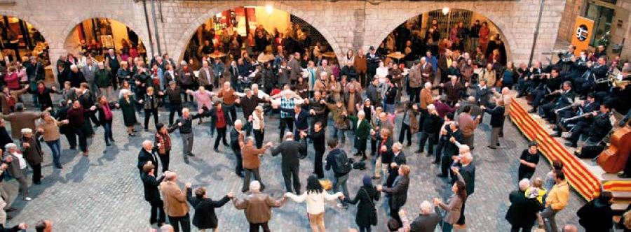 Las sardanes a Girona i les Fires de Sant Narcís 