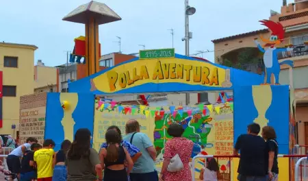 “Polla Aventura”, la falla del Barrio de Plaça Nova i Barceloneta