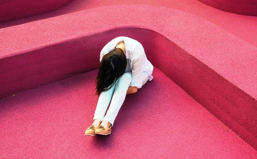 El gènere condiciona en salut mental i agreuja l’estigma cap a dones i persones LGTBIQ+